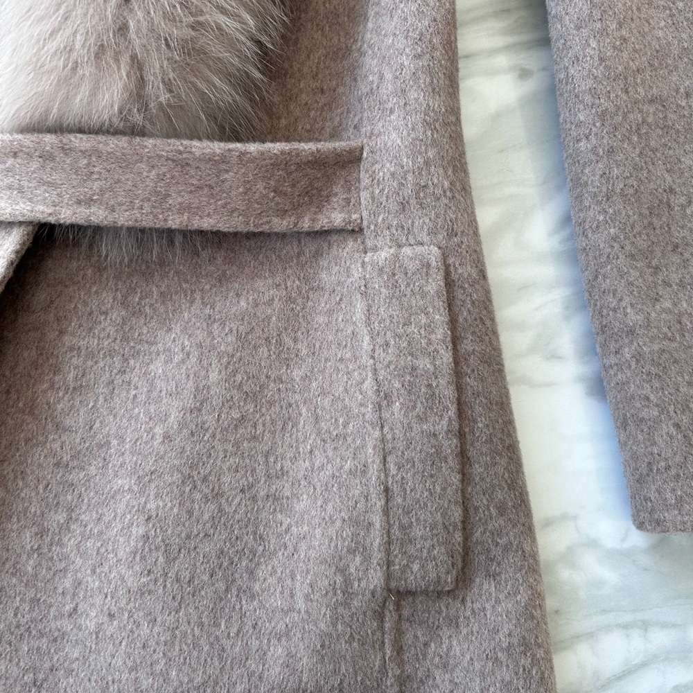 Women’s Long Wool Coat With Detachable Fur Collar - Picture 11 of 16